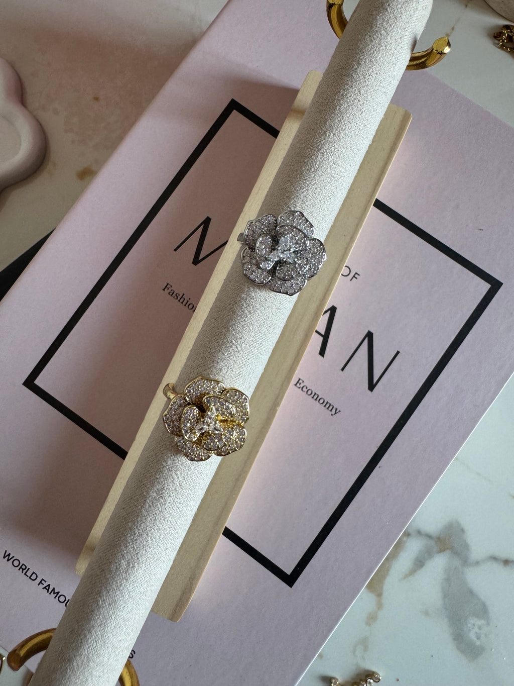 Anello Camelia