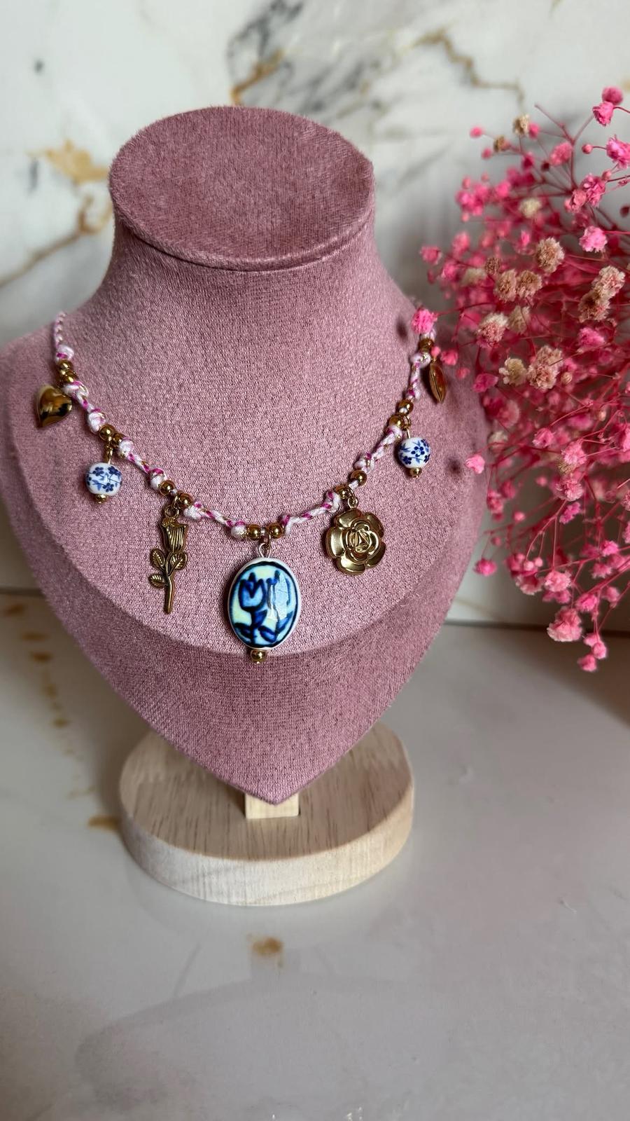 Collana Spring
