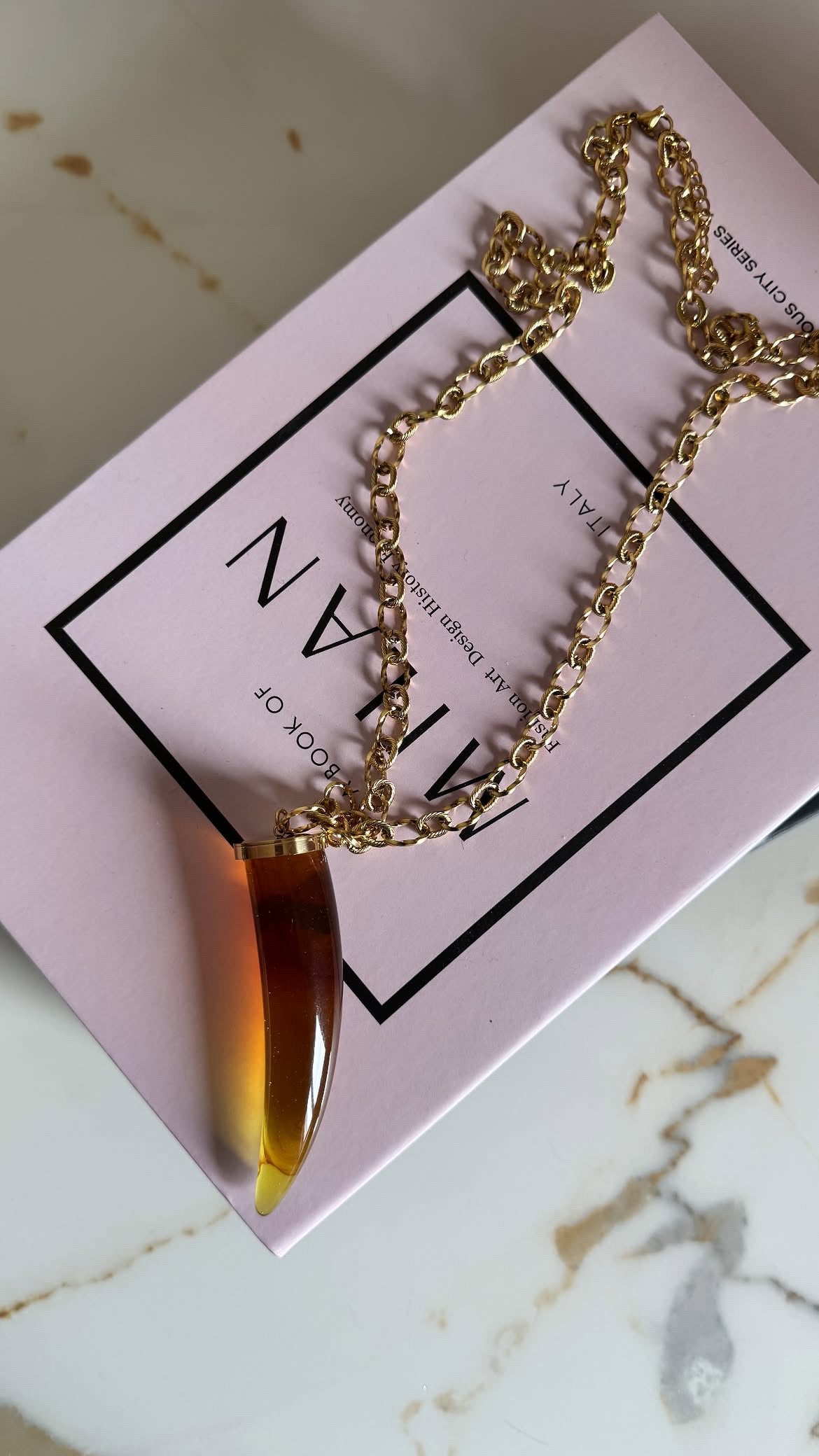 Collana Horn